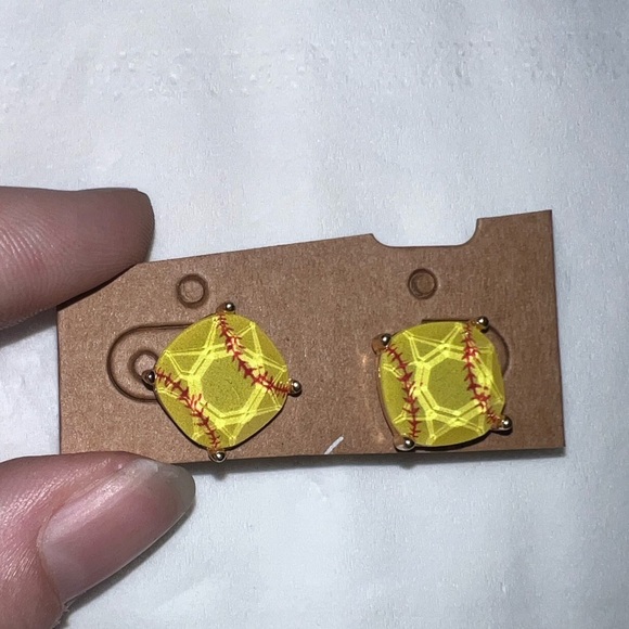 Softball earrings - Picture 1 of 2